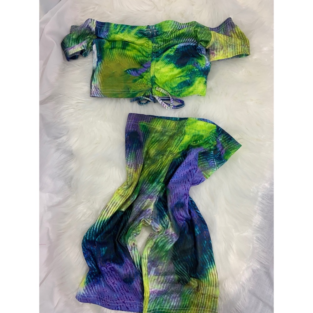 Cold Shoulder Bike Short Set - Picture 2 of 3